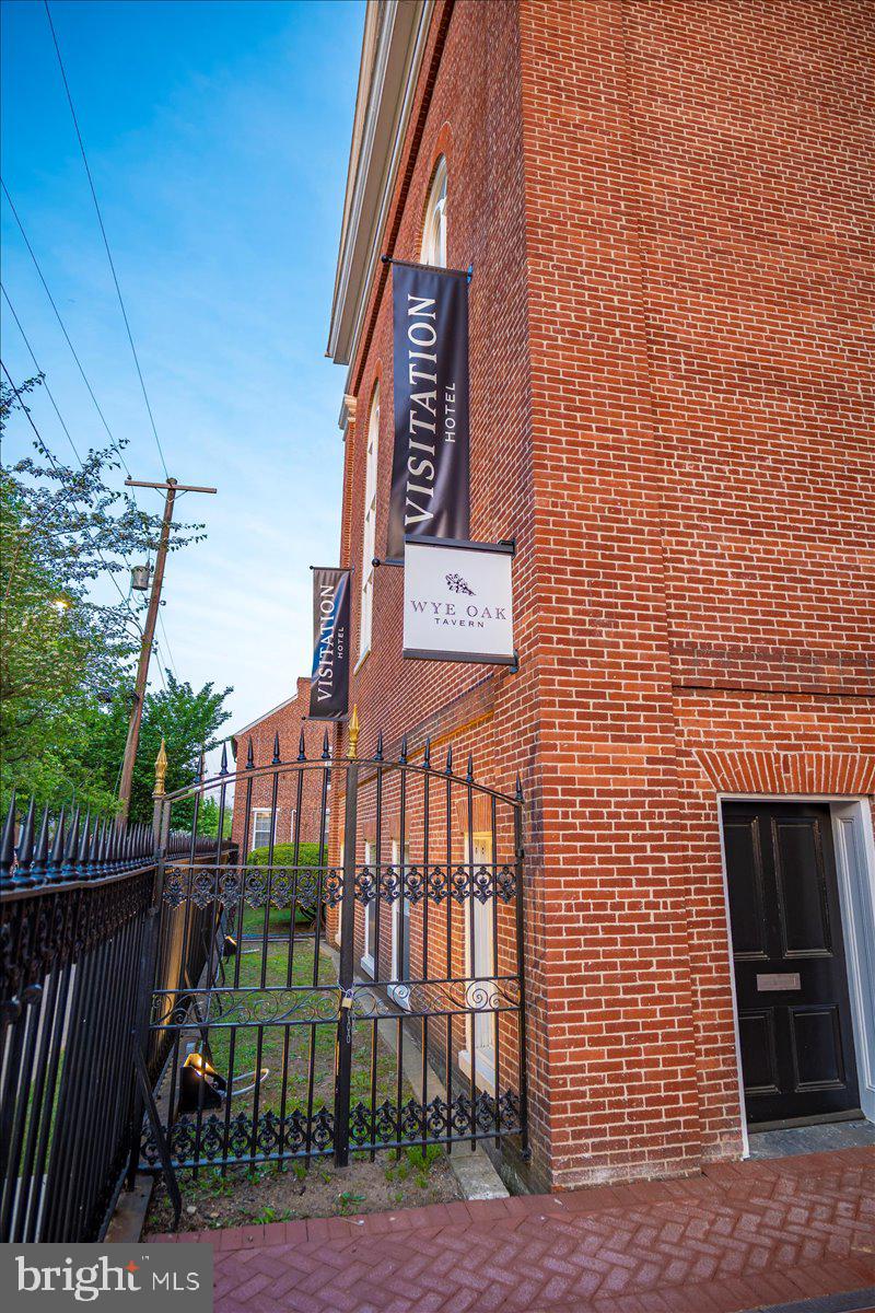 MARKET SQUARE - Residential