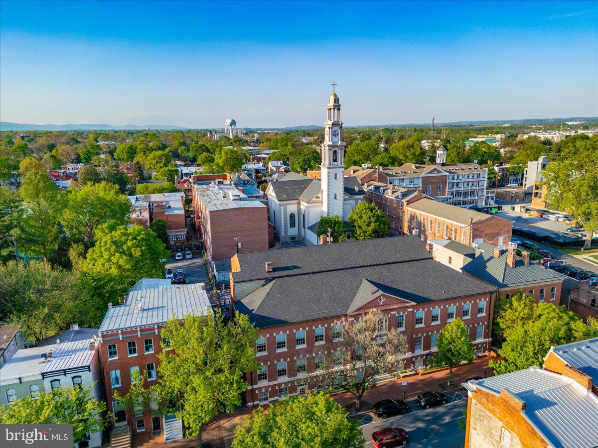 MARKET SQUARE - Residential