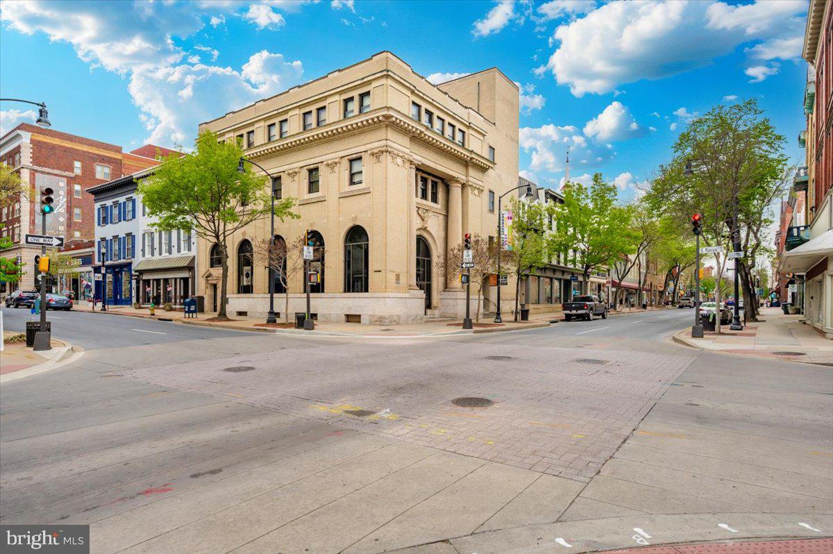 MARKET SQUARE - Residential