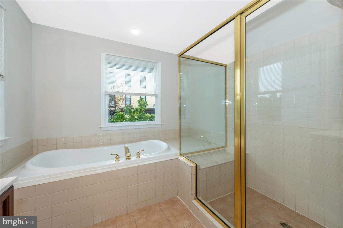 MARKET SQUARE - Residential