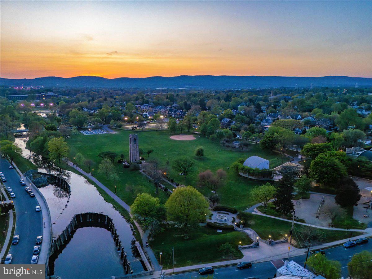 MARKET SQUARE - Residential