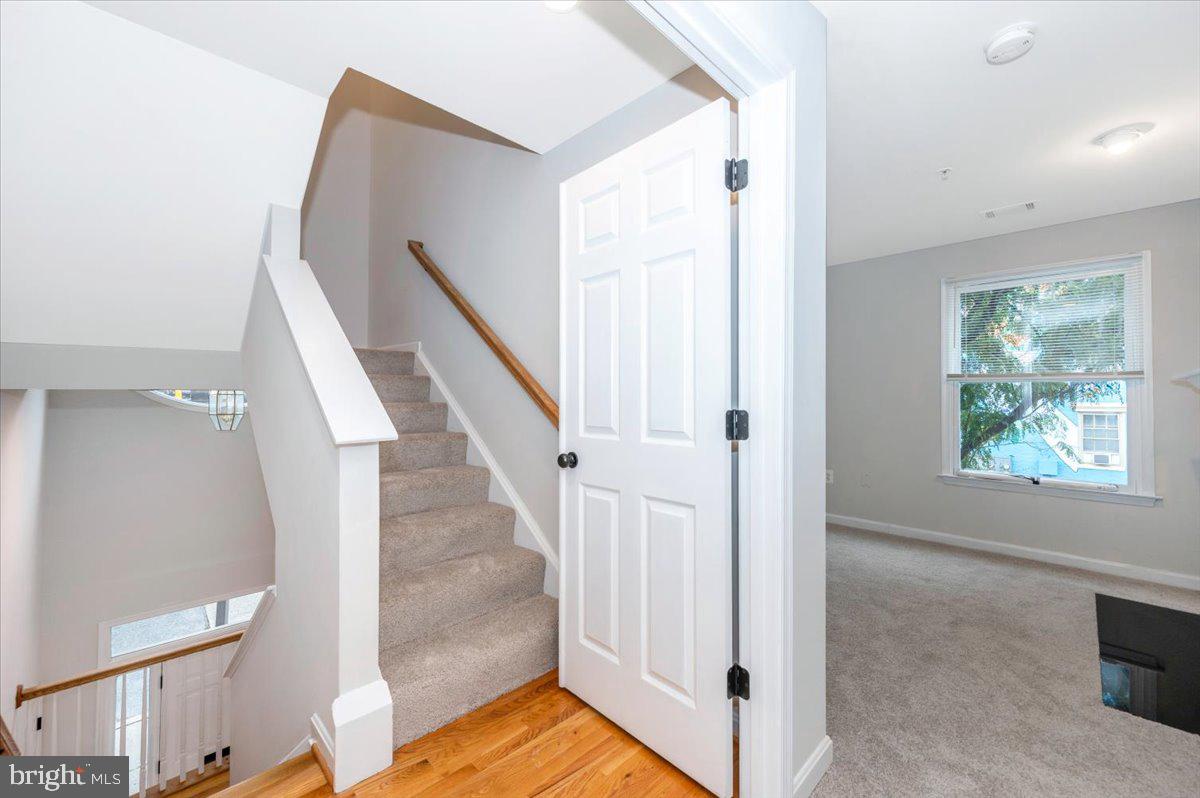 MARKET SQUARE - Residential