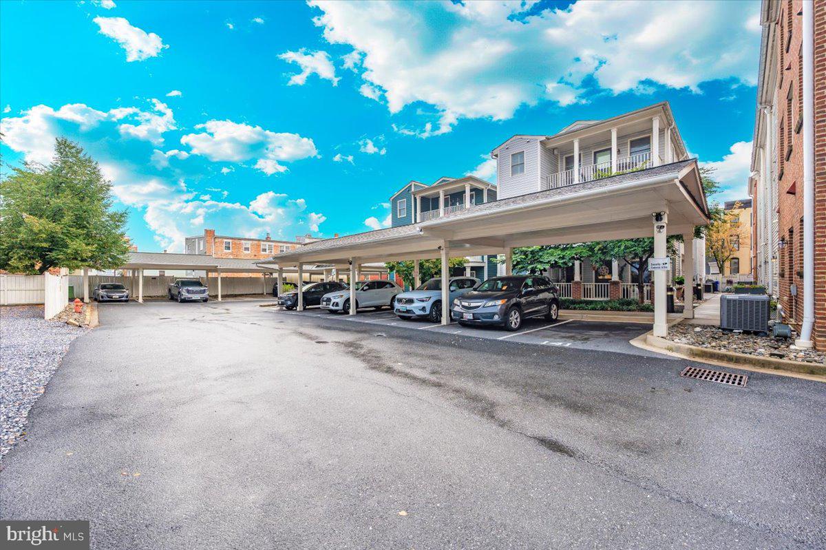 MARKET SQUARE - Residential