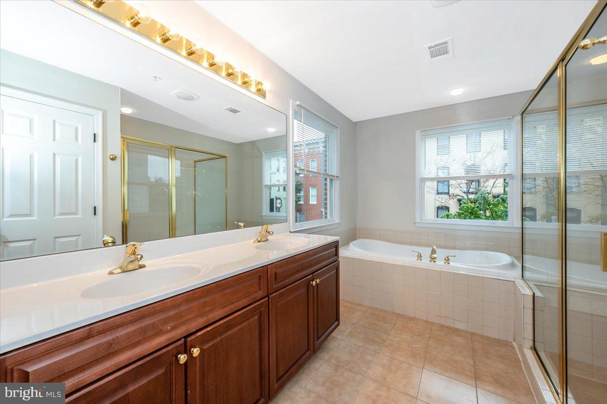 MARKET SQUARE - Residential