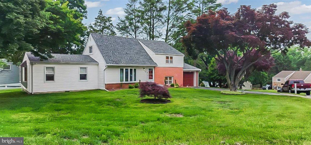 11 STRATFORD DRIVE
