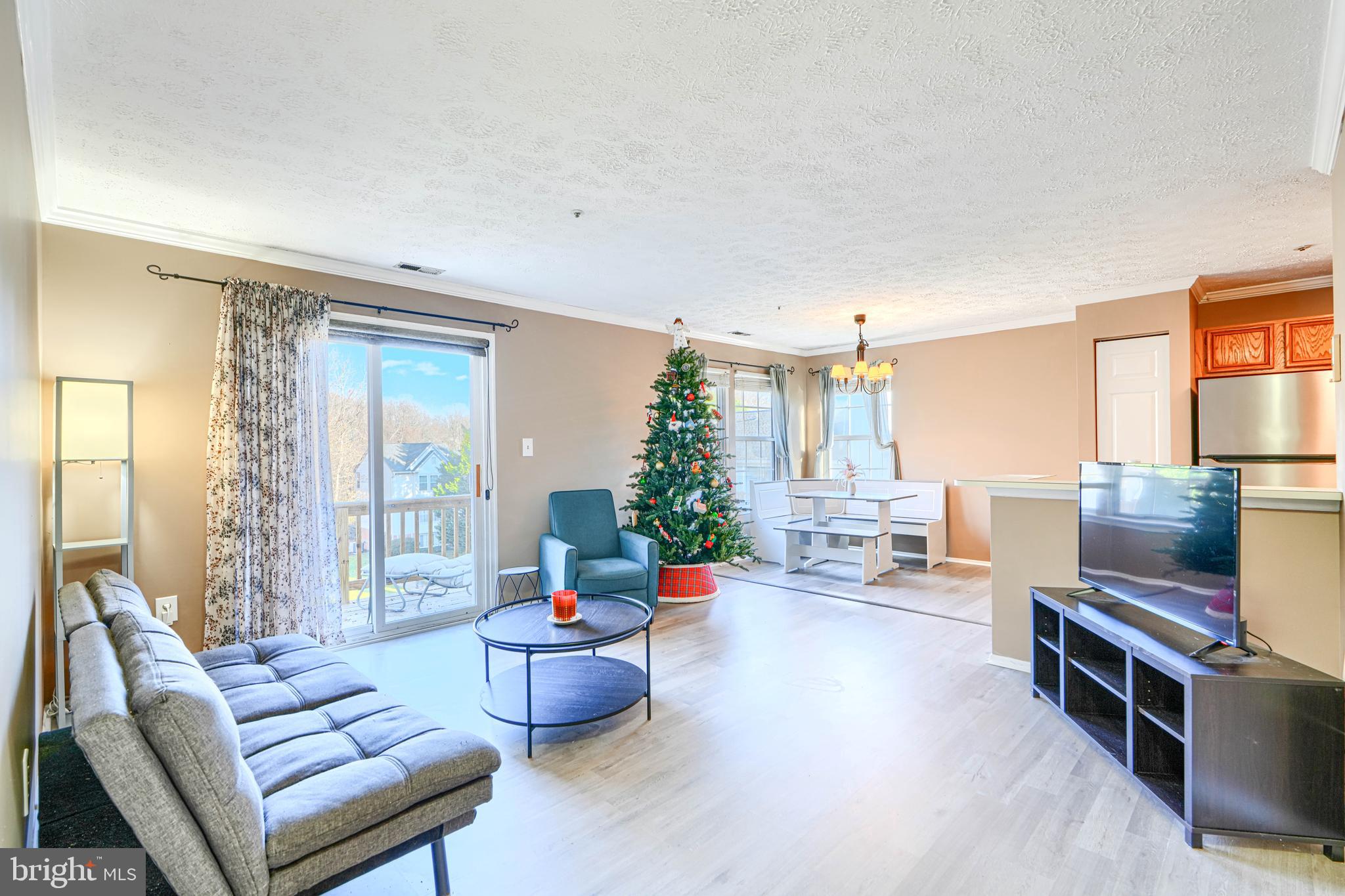 132 JUMPERS CIRCLE 204