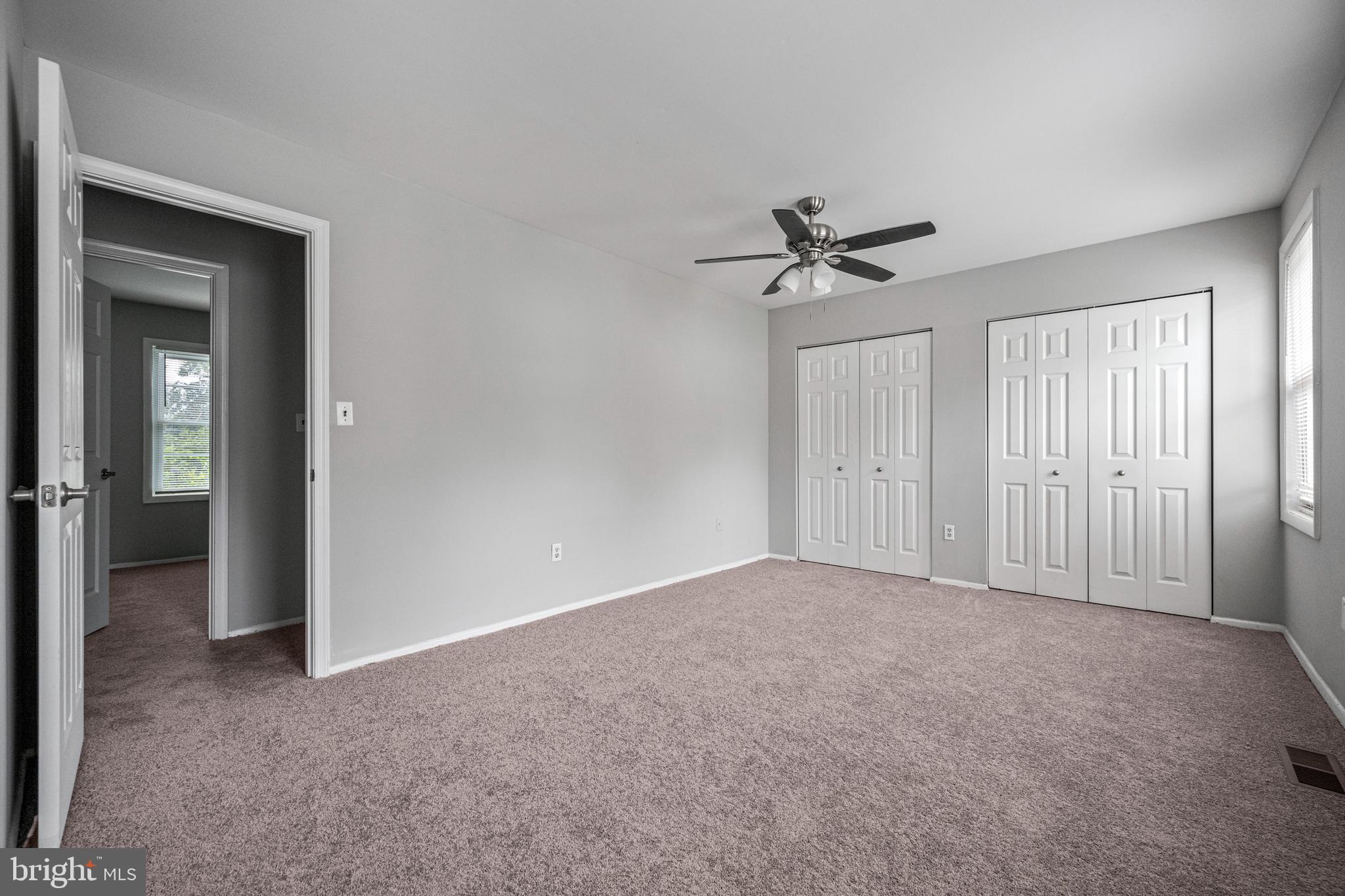 COLLEGE SQUARE - Residential