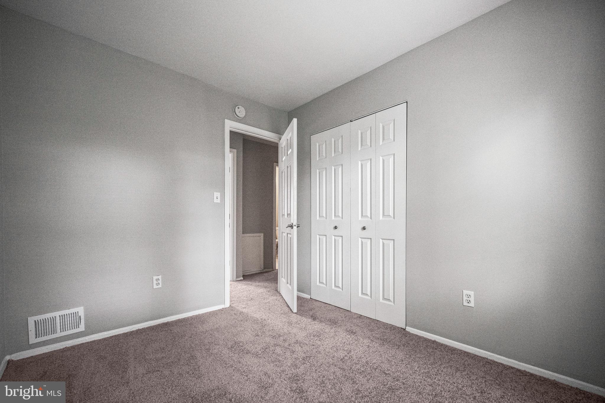 COLLEGE SQUARE - Residential