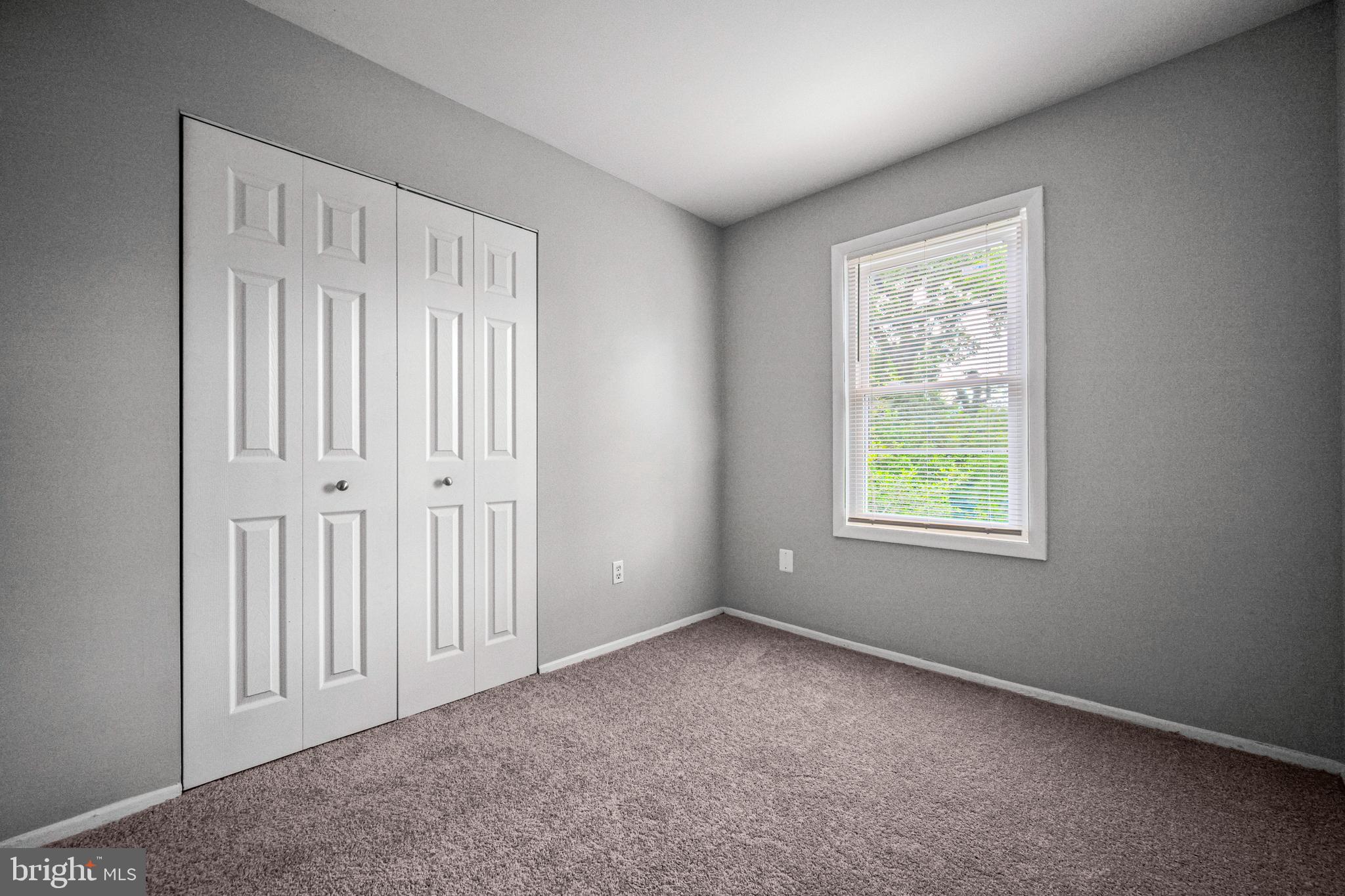 COLLEGE SQUARE - Residential