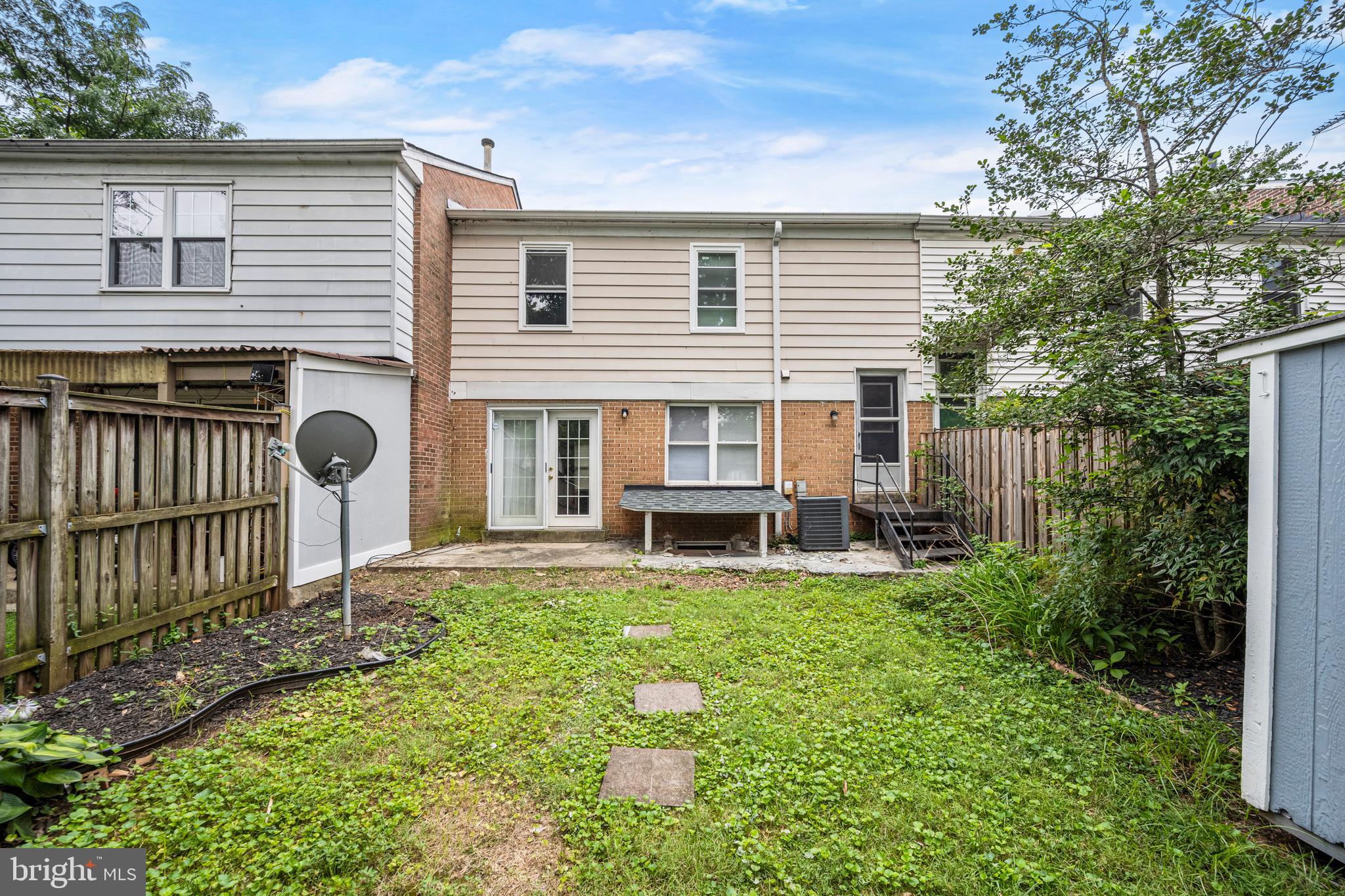 COLLEGE SQUARE - Residential