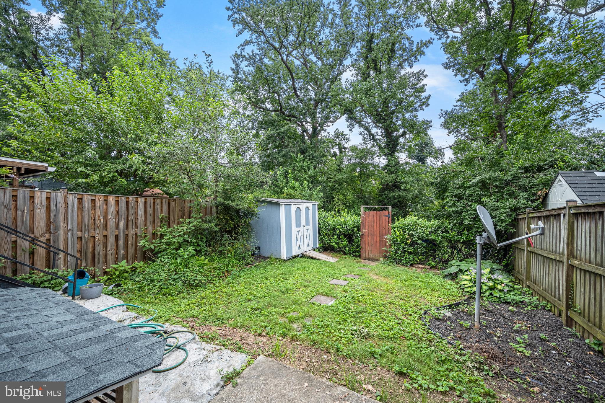 COLLEGE SQUARE - Residential