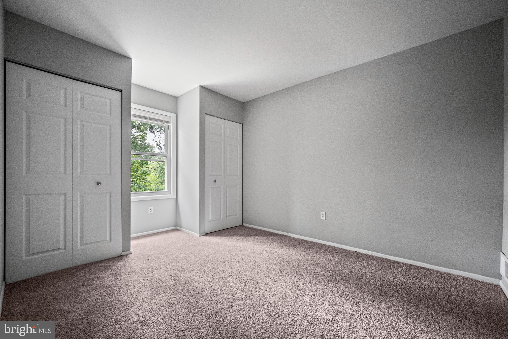 COLLEGE SQUARE - Residential