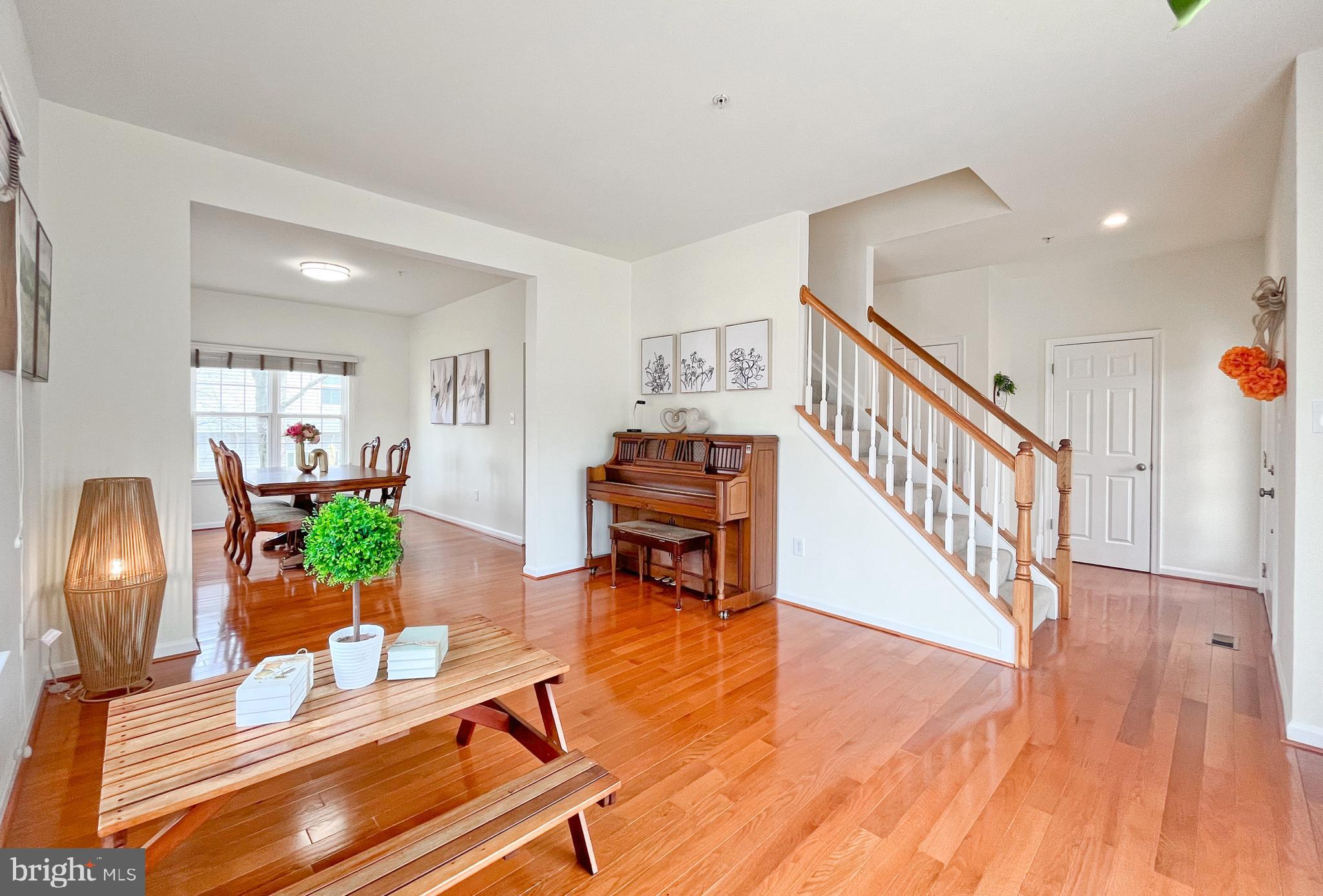 COLONIAL ESTATES - Residential