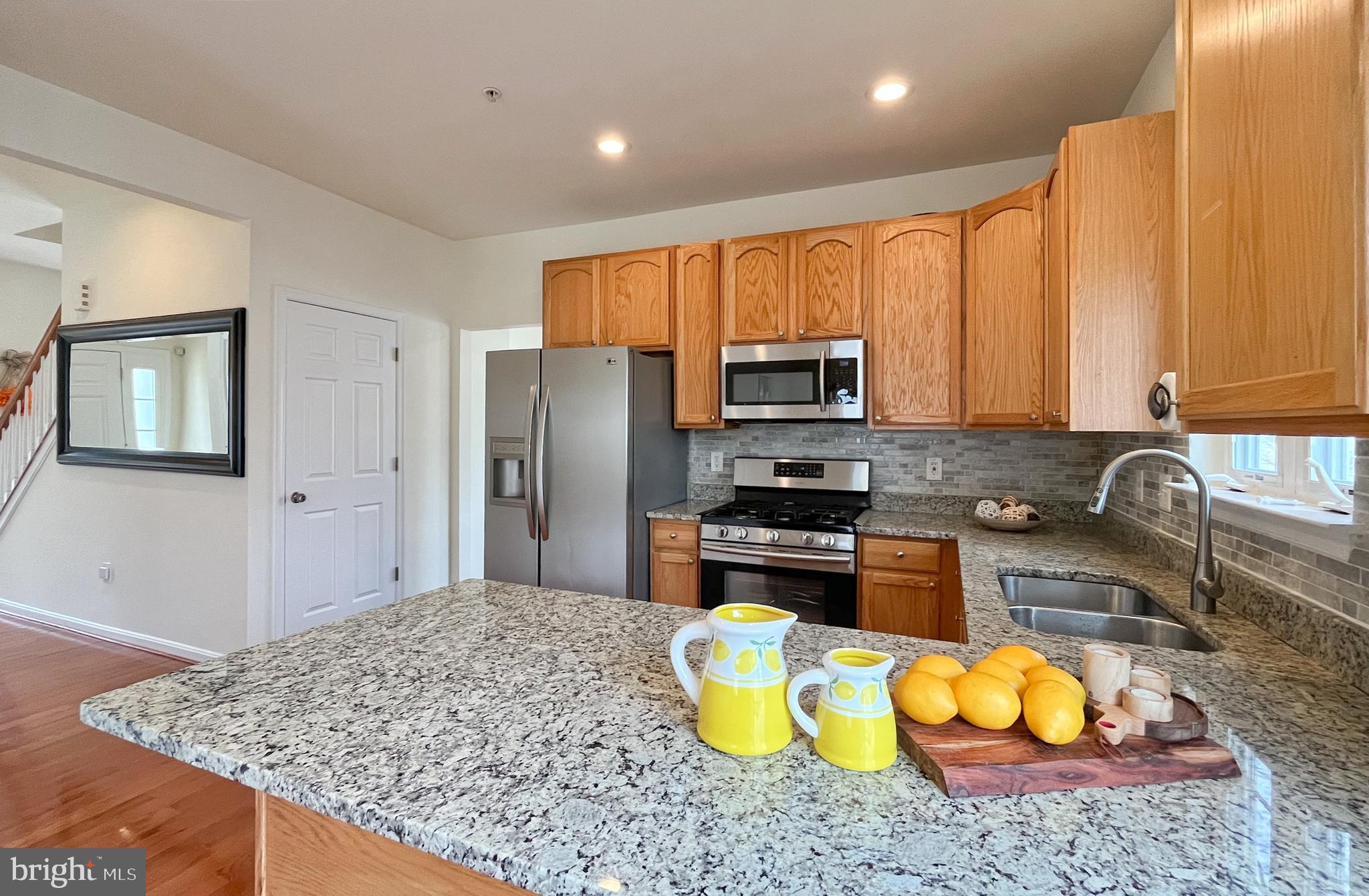 COLONIAL ESTATES - Residential