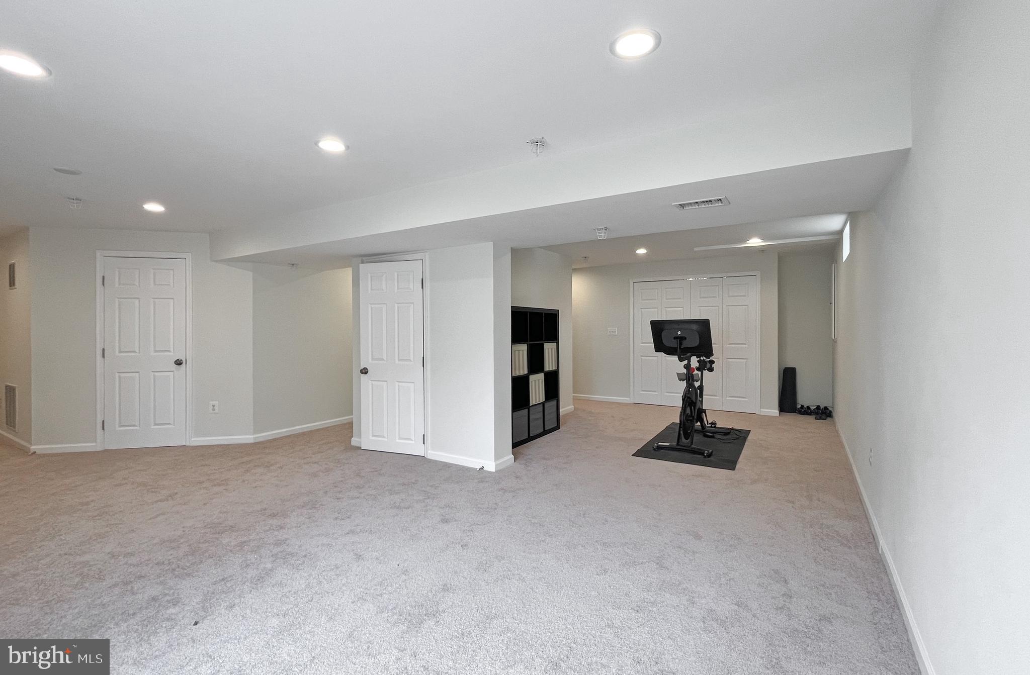 COLONIAL ESTATES - Residential