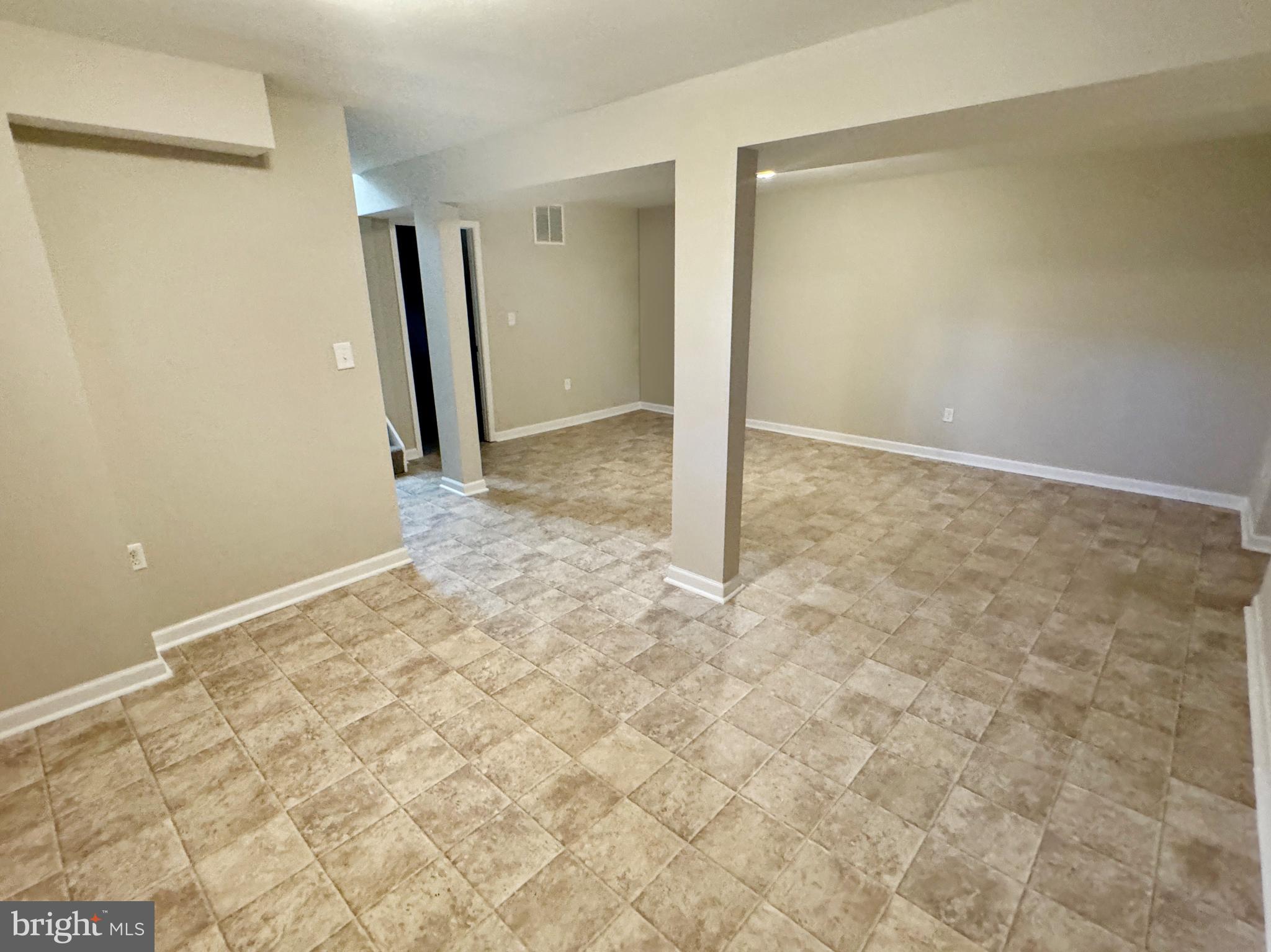 DEVLIN SQUARE - Residential