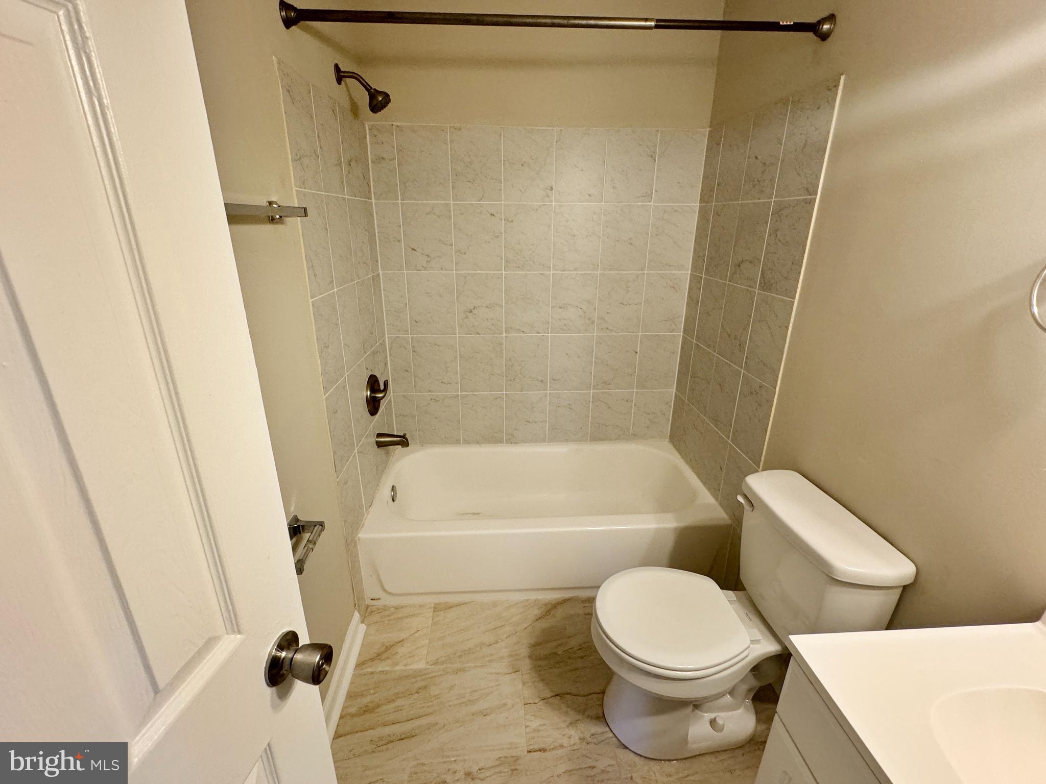 DEVLIN SQUARE - Residential