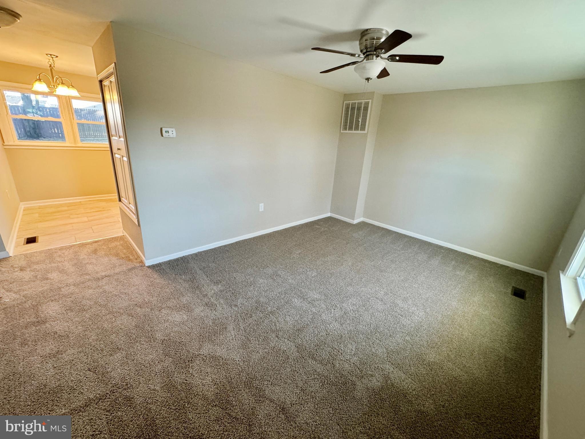 DEVLIN SQUARE - Residential