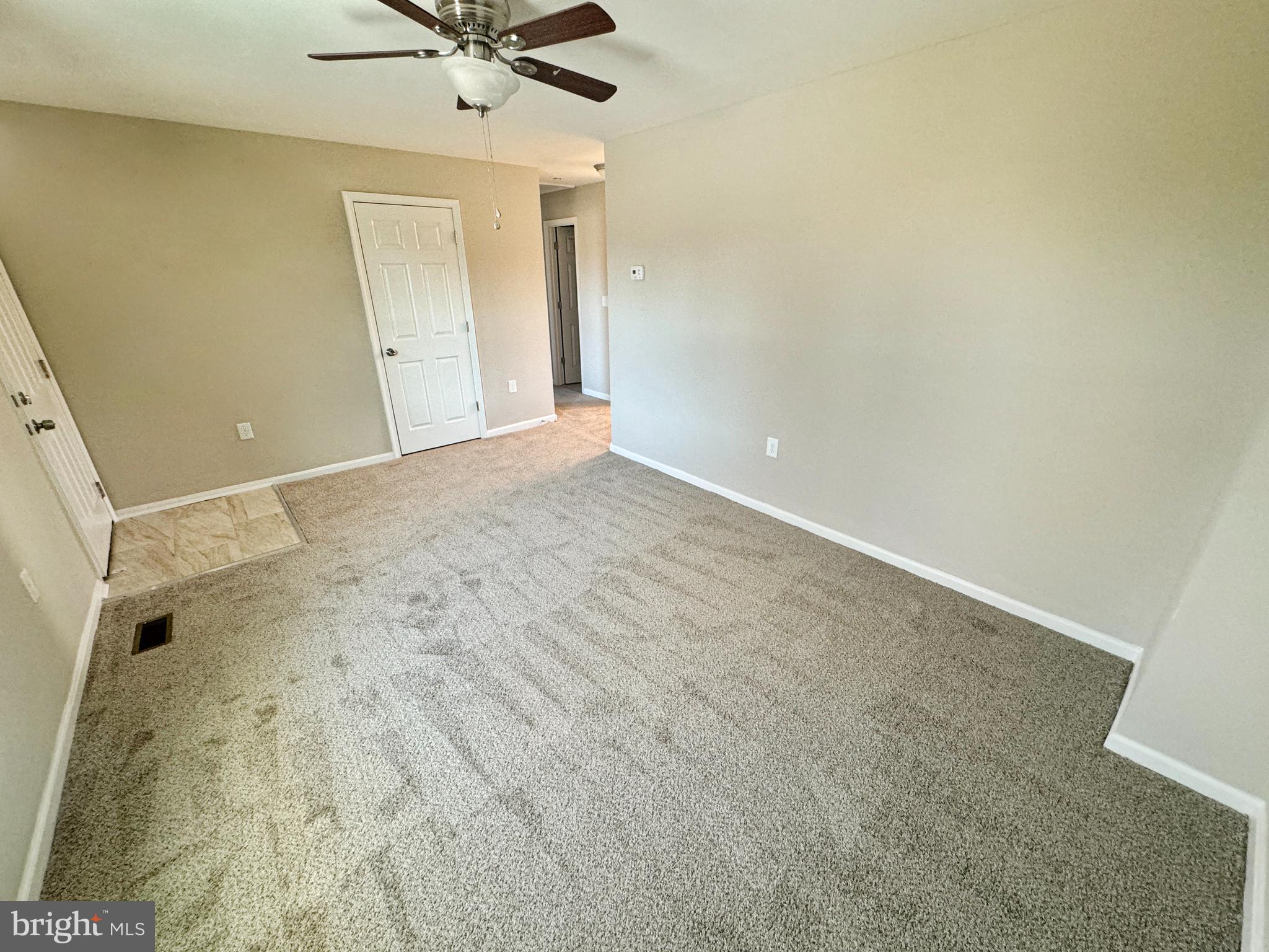 DEVLIN SQUARE - Residential