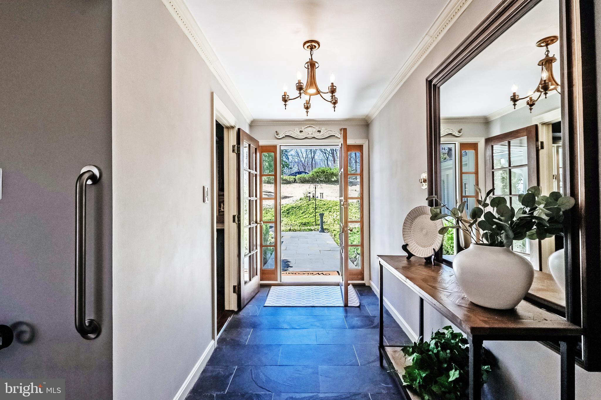 MANTUA - Residential