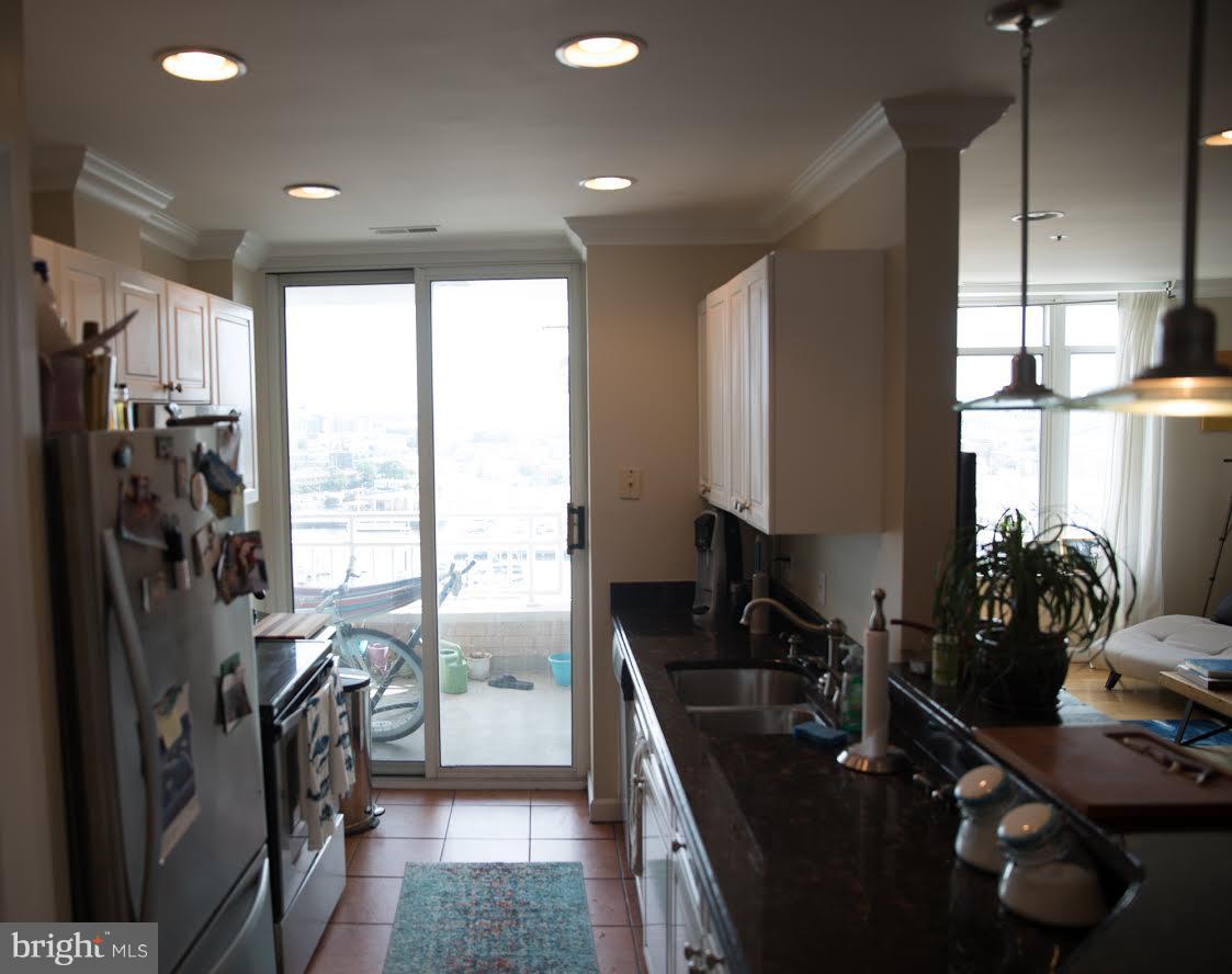 HARBORVIEW - Residential Lease