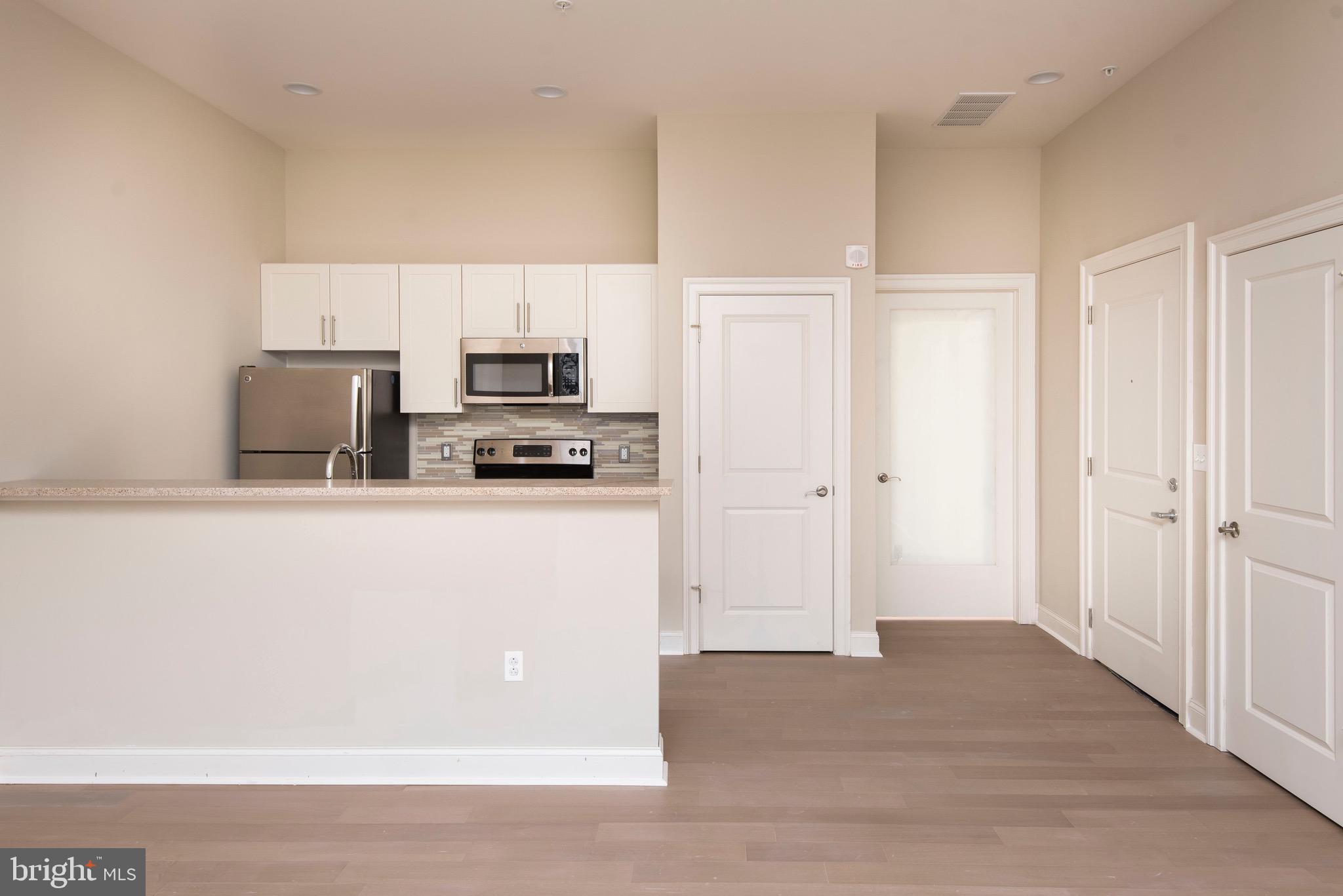 DOWNTOWN - Residential Lease
