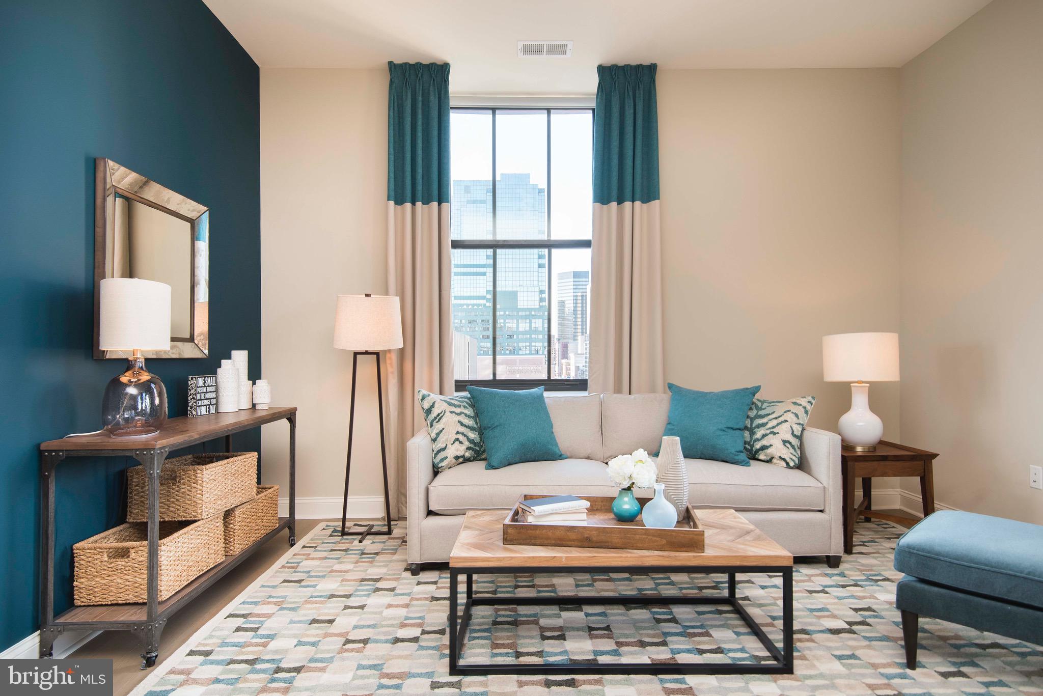DOWNTOWN - Residential Lease