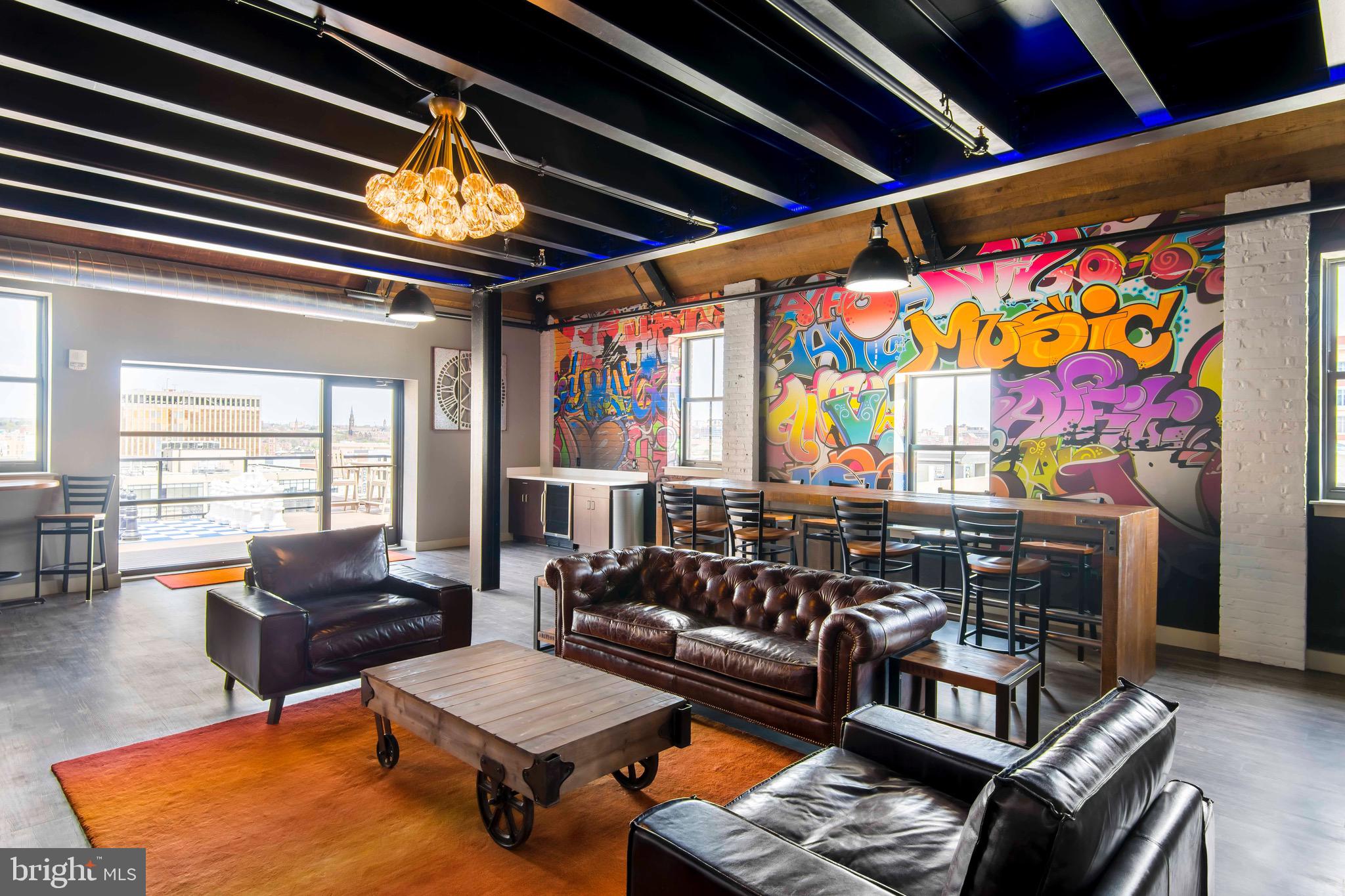 DOWNTOWN - Residential Lease