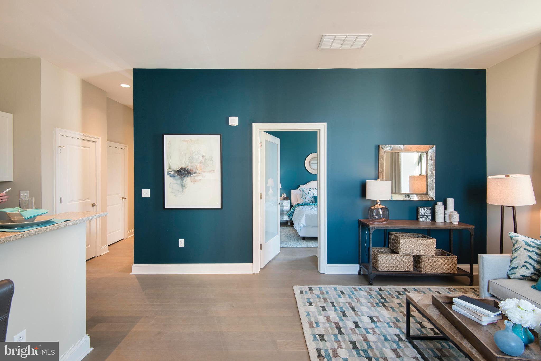 DOWNTOWN - Residential Lease