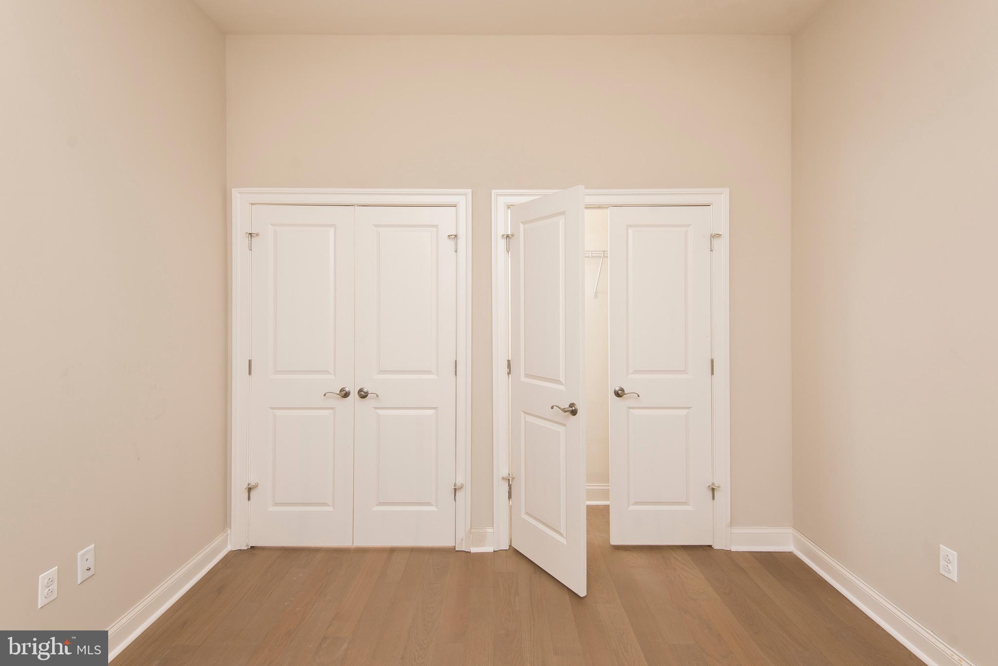 DOWNTOWN - Residential Lease
