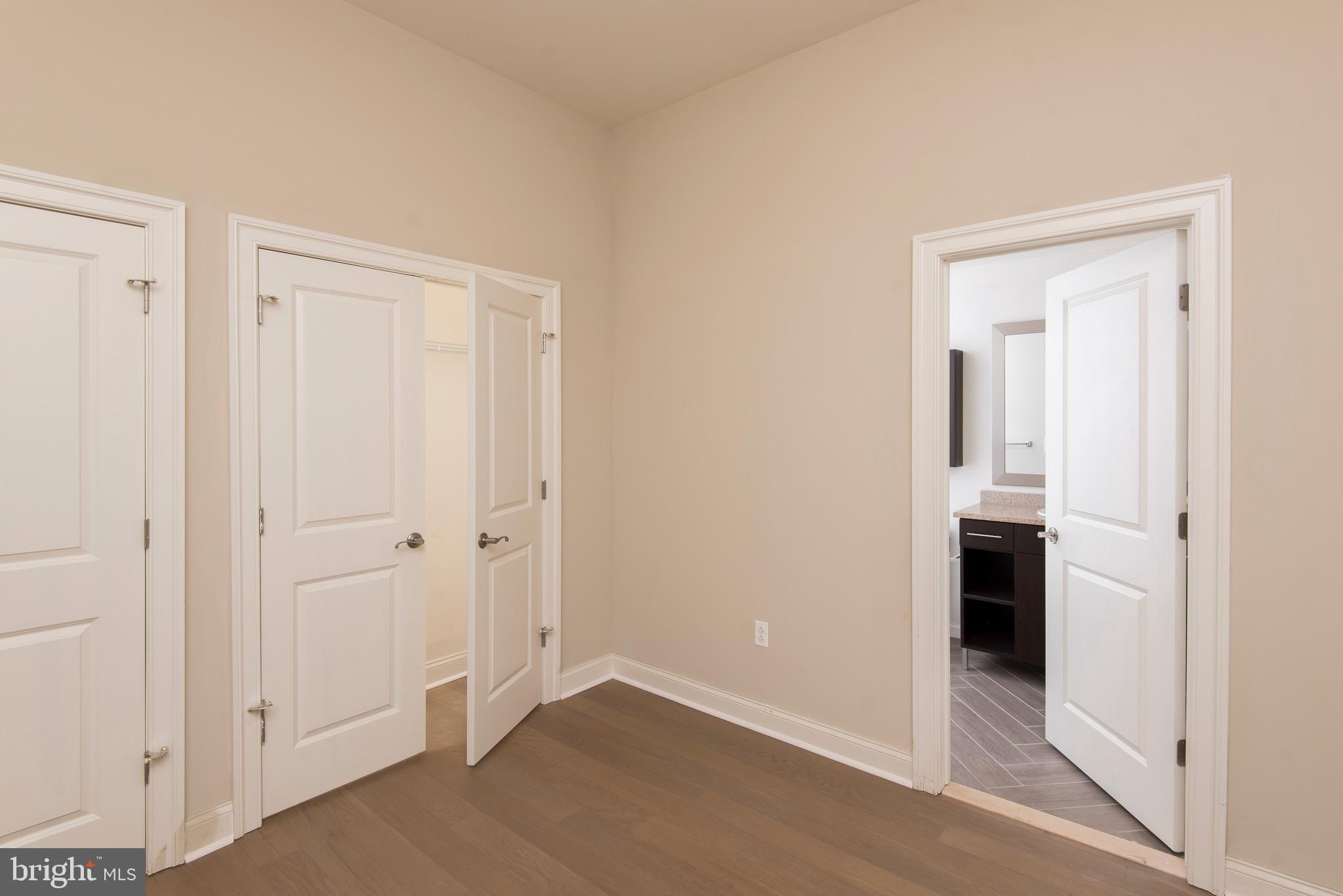 DOWNTOWN - Residential Lease