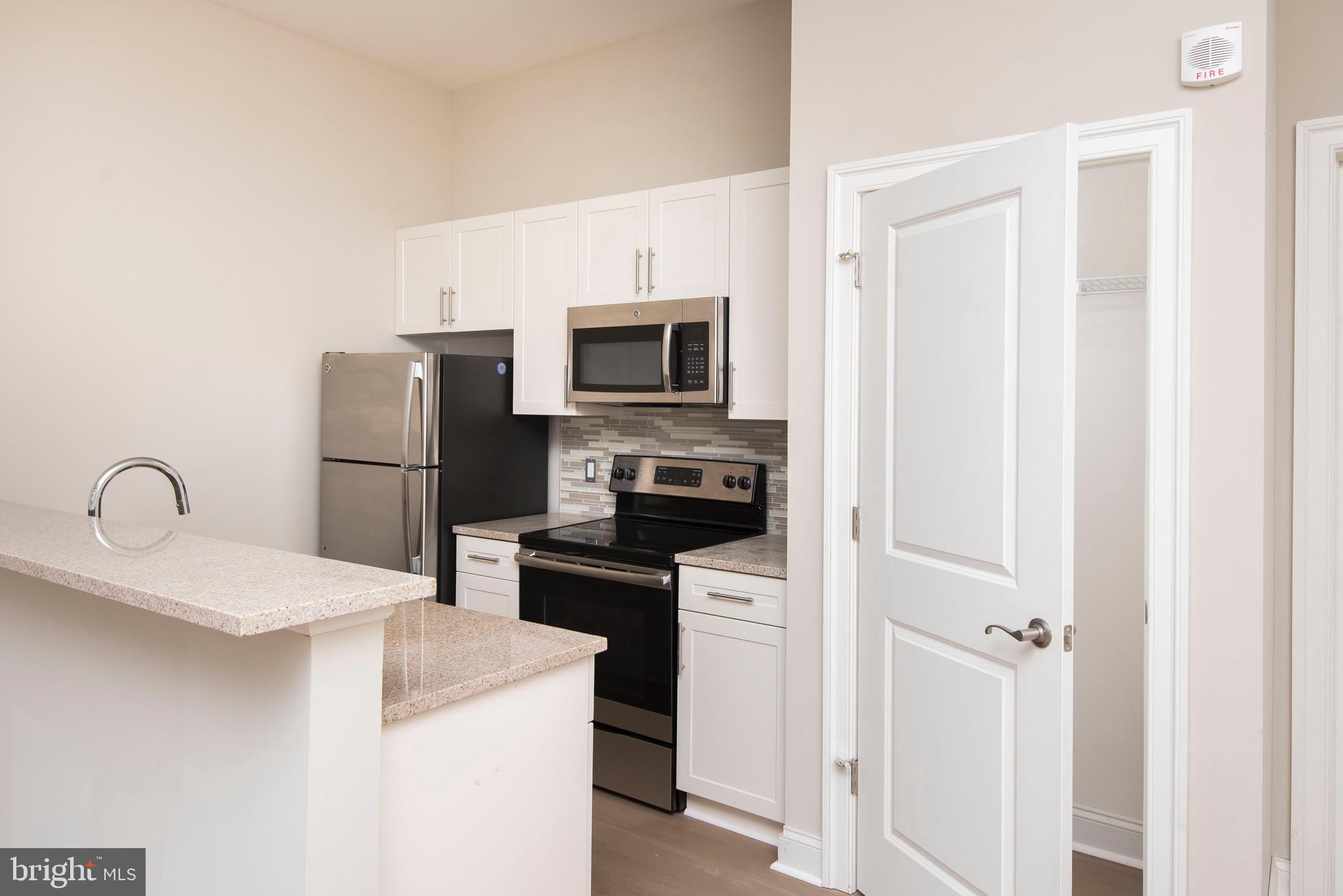 DOWNTOWN - Residential Lease