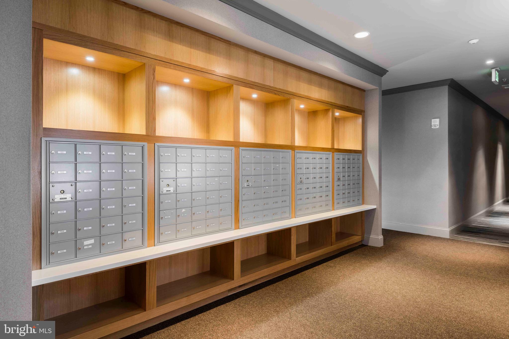 DOWNTOWN - Residential Lease