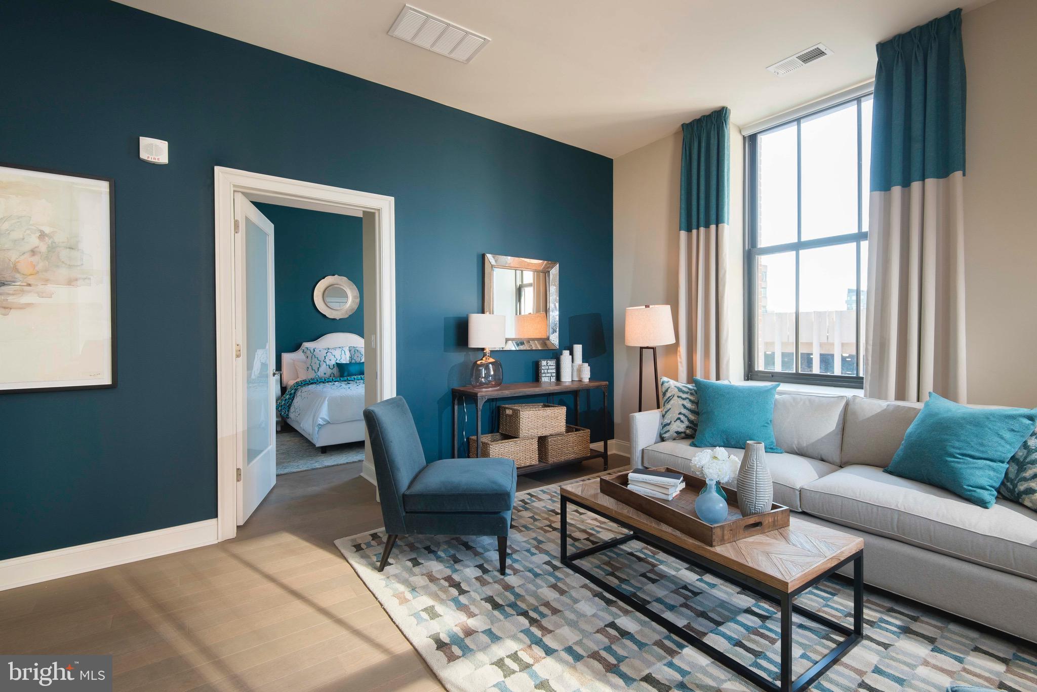 DOWNTOWN - Residential Lease