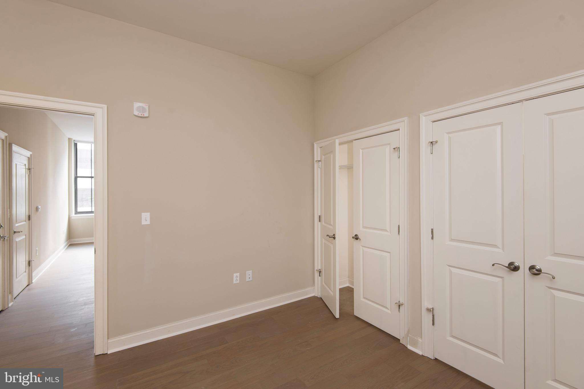 DOWNTOWN - Residential Lease