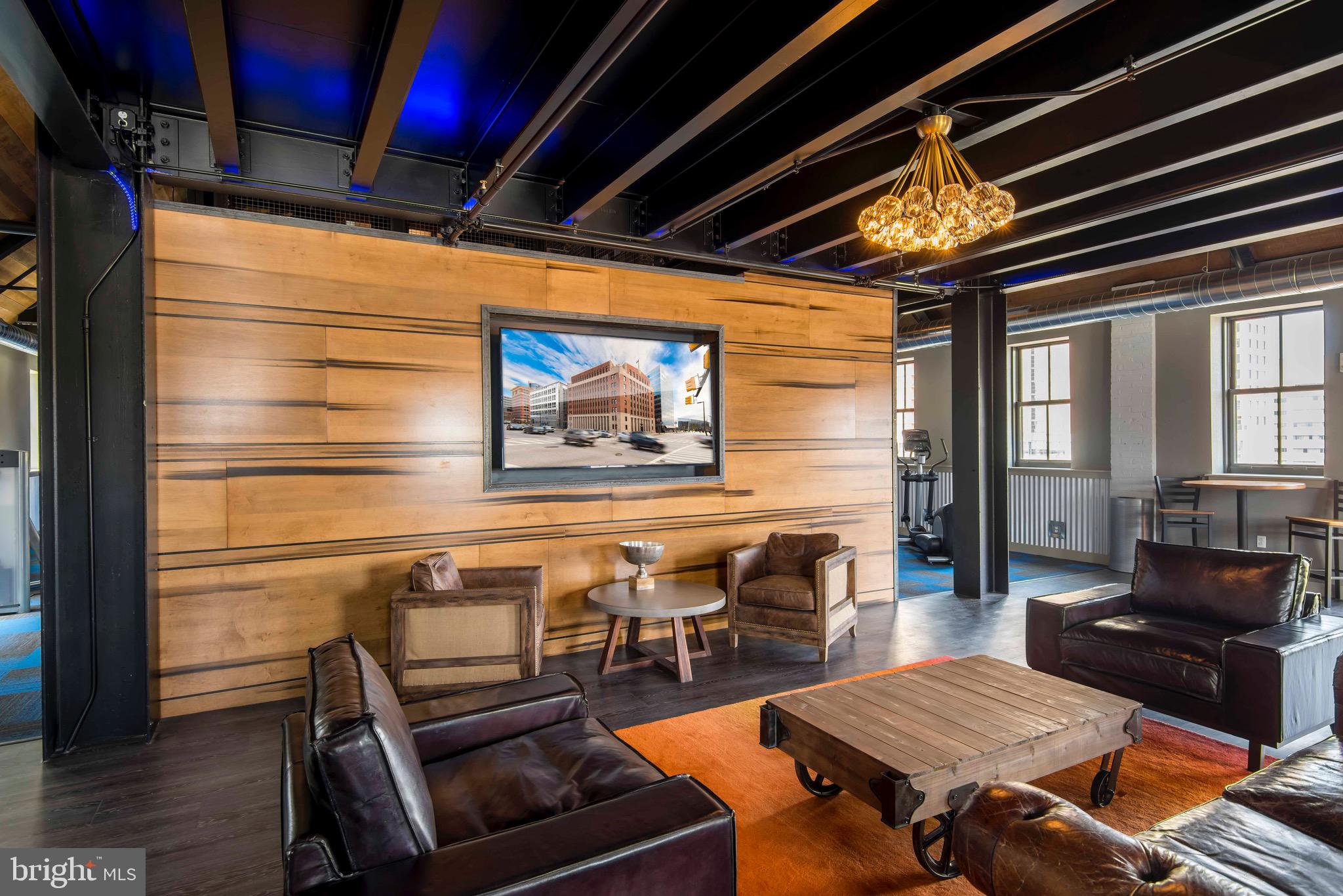 DOWNTOWN - Residential Lease