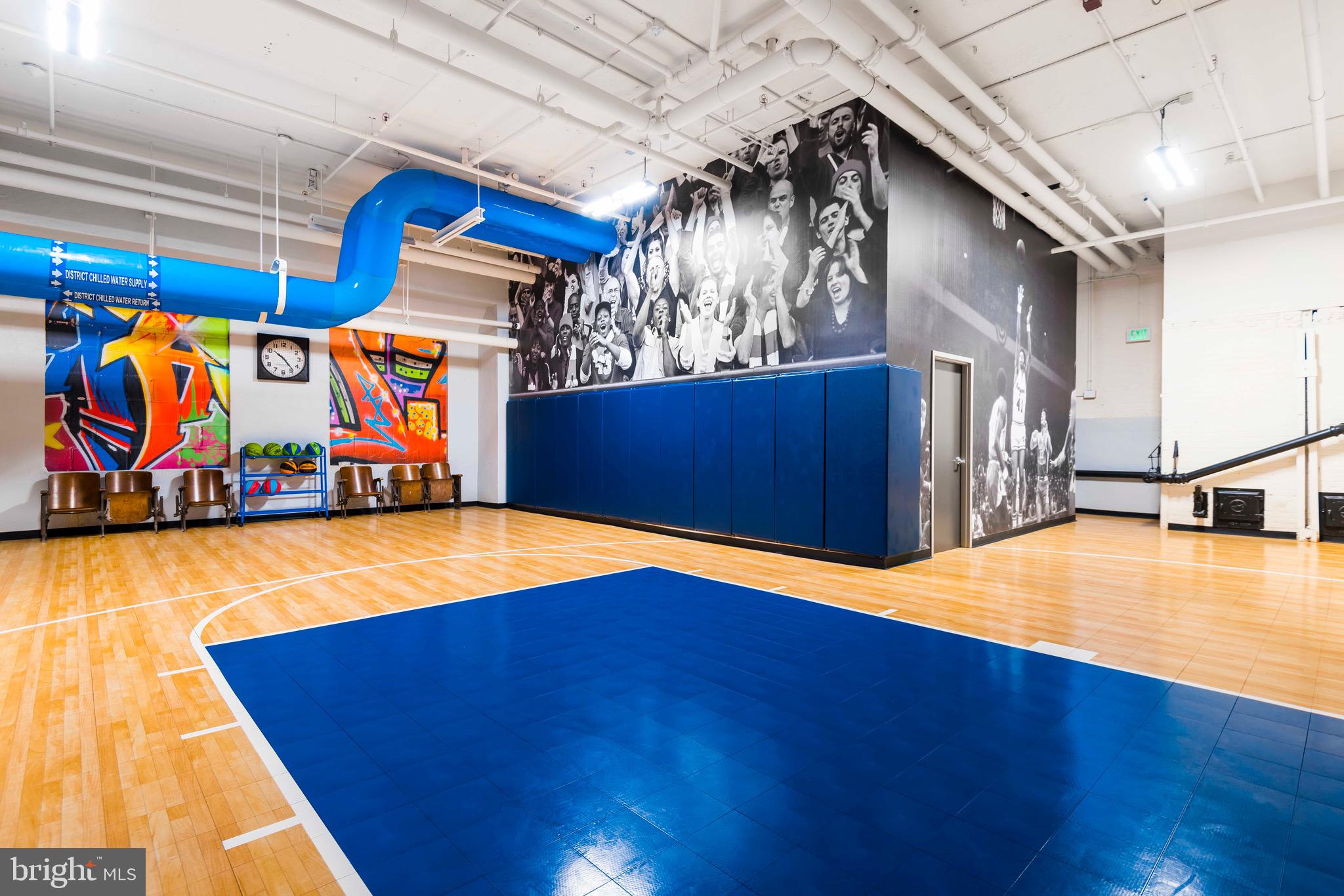 DOWNTOWN - Residential Lease