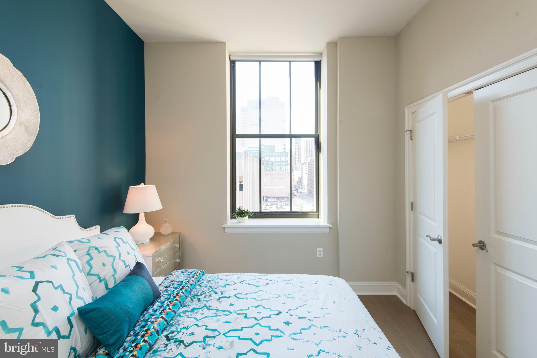 DOWNTOWN - Residential Lease