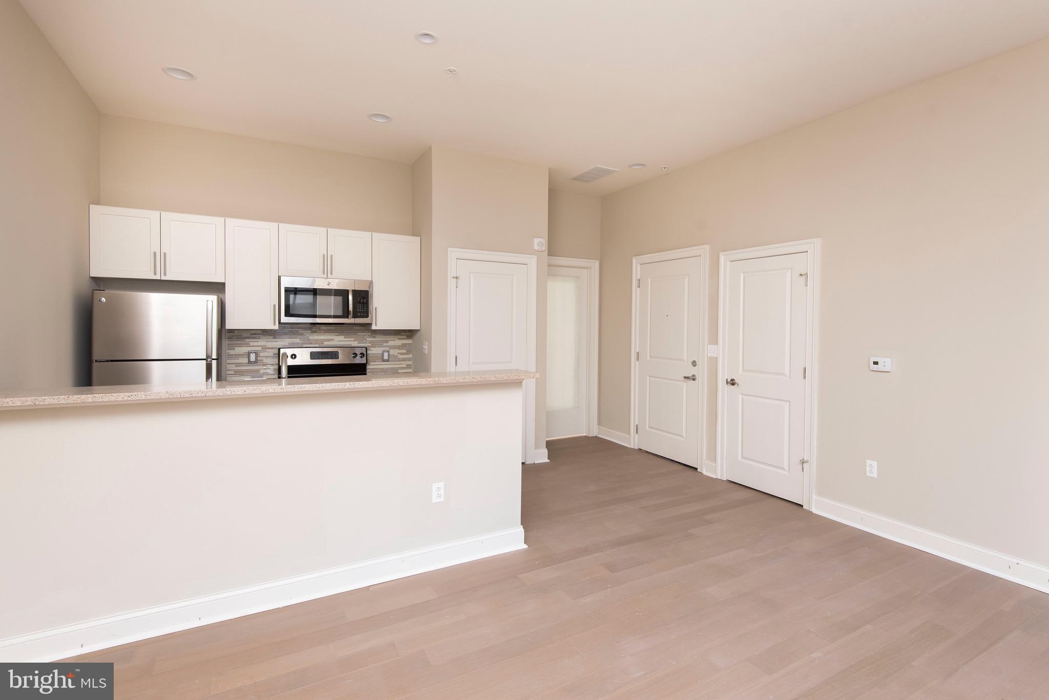 DOWNTOWN - Residential Lease