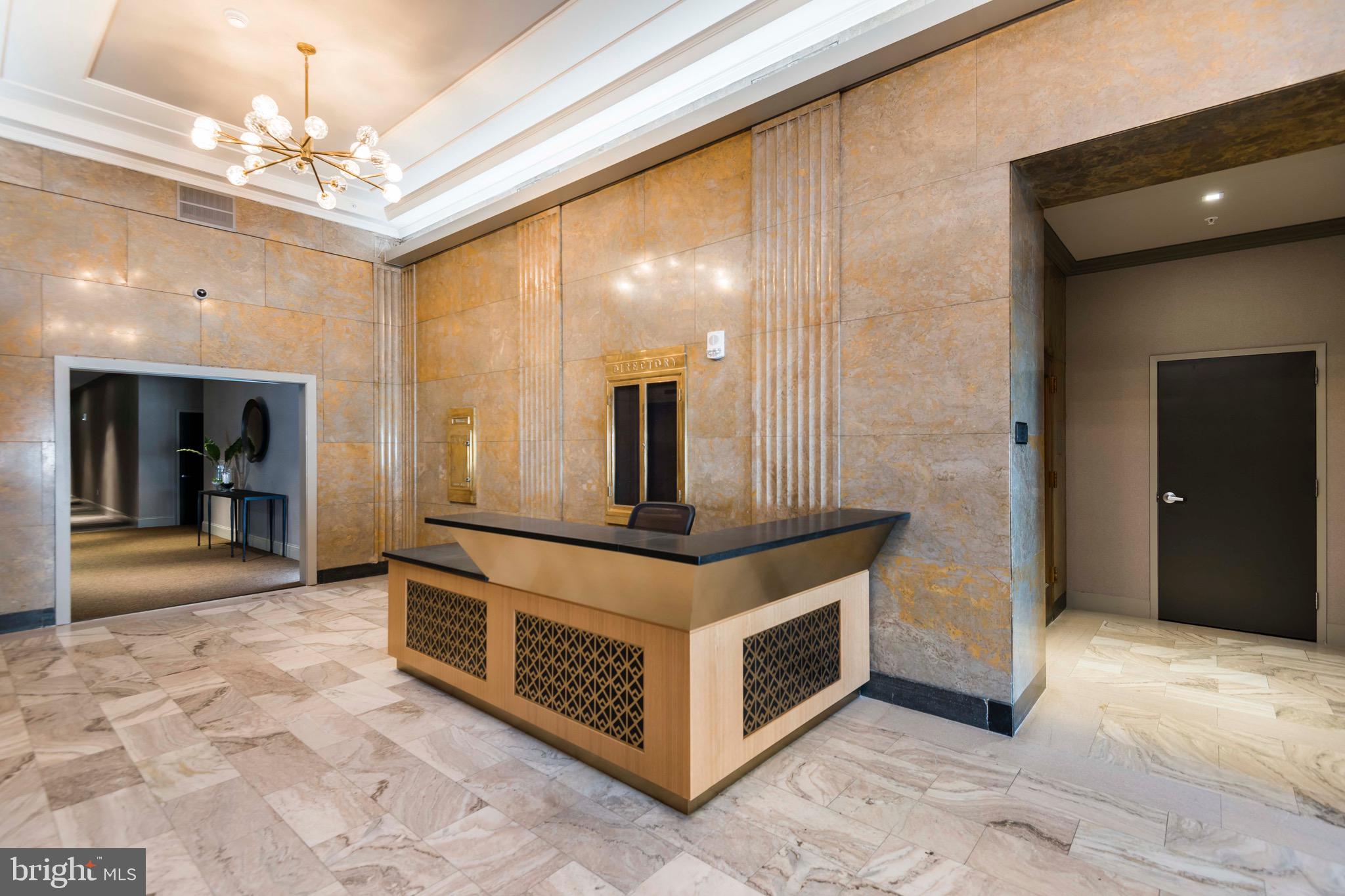 DOWNTOWN - Residential Lease