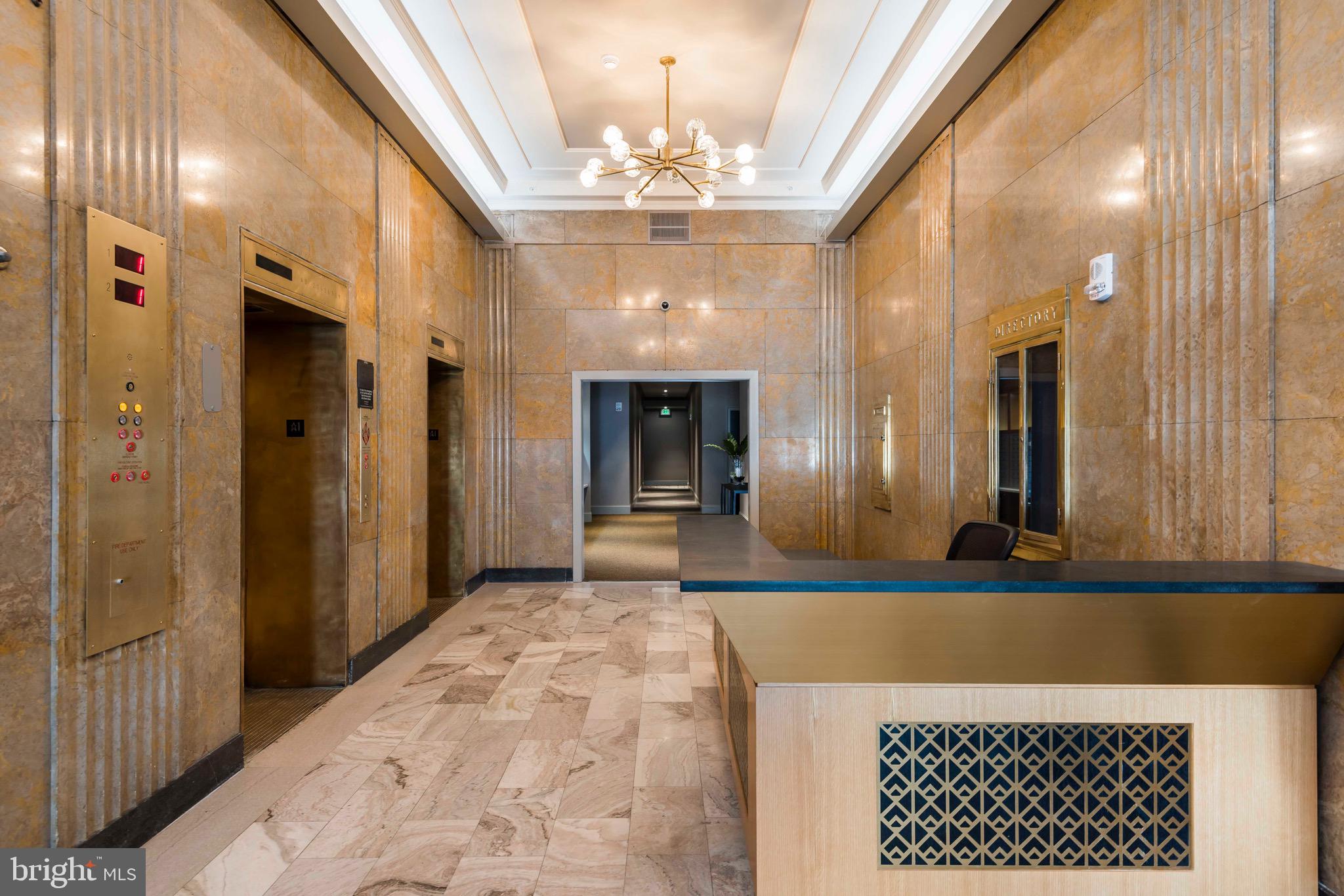 DOWNTOWN - Residential Lease