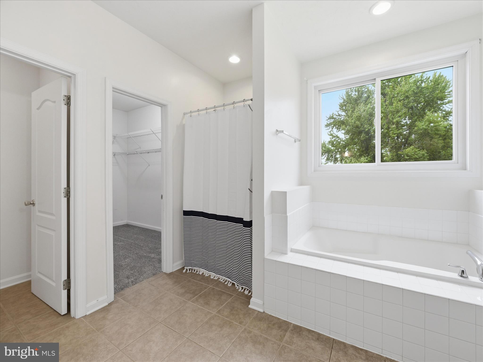 WEST MANHEIM - Residential