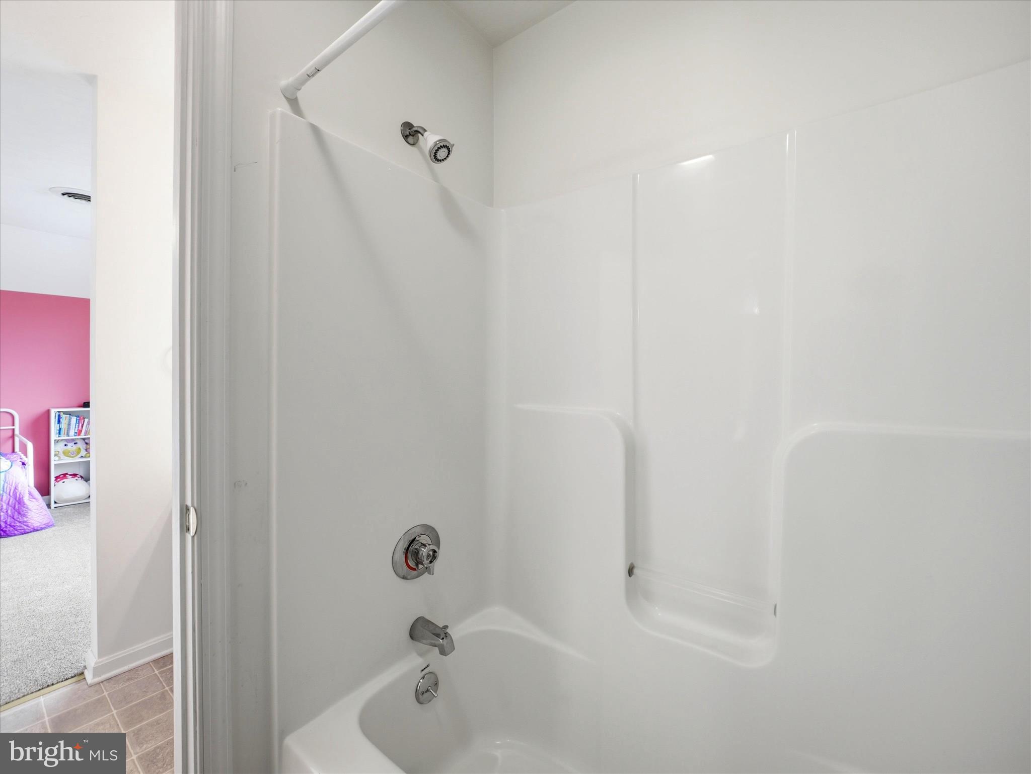 WEST MANHEIM - Residential