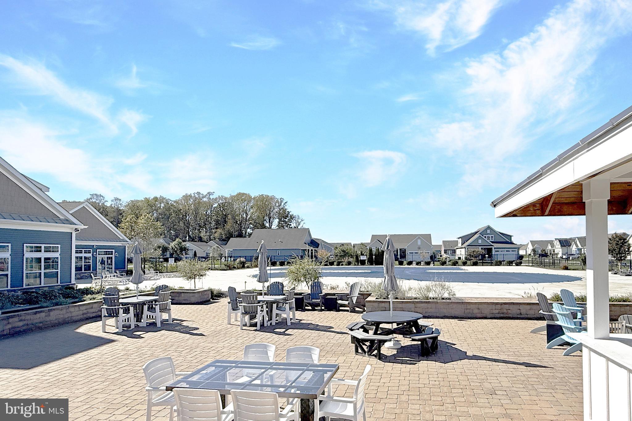 PELICAN POINT - Residential