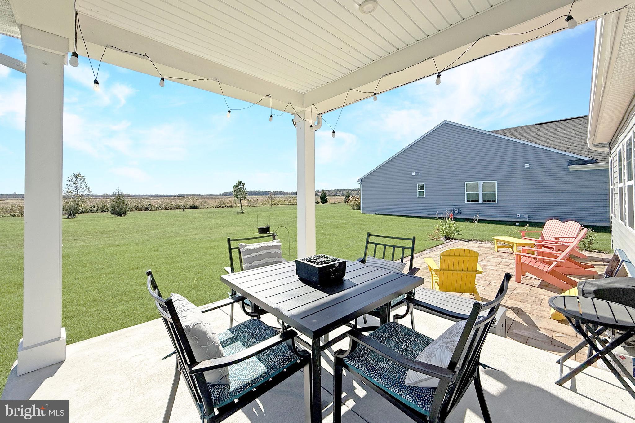 PELICAN POINT - Residential