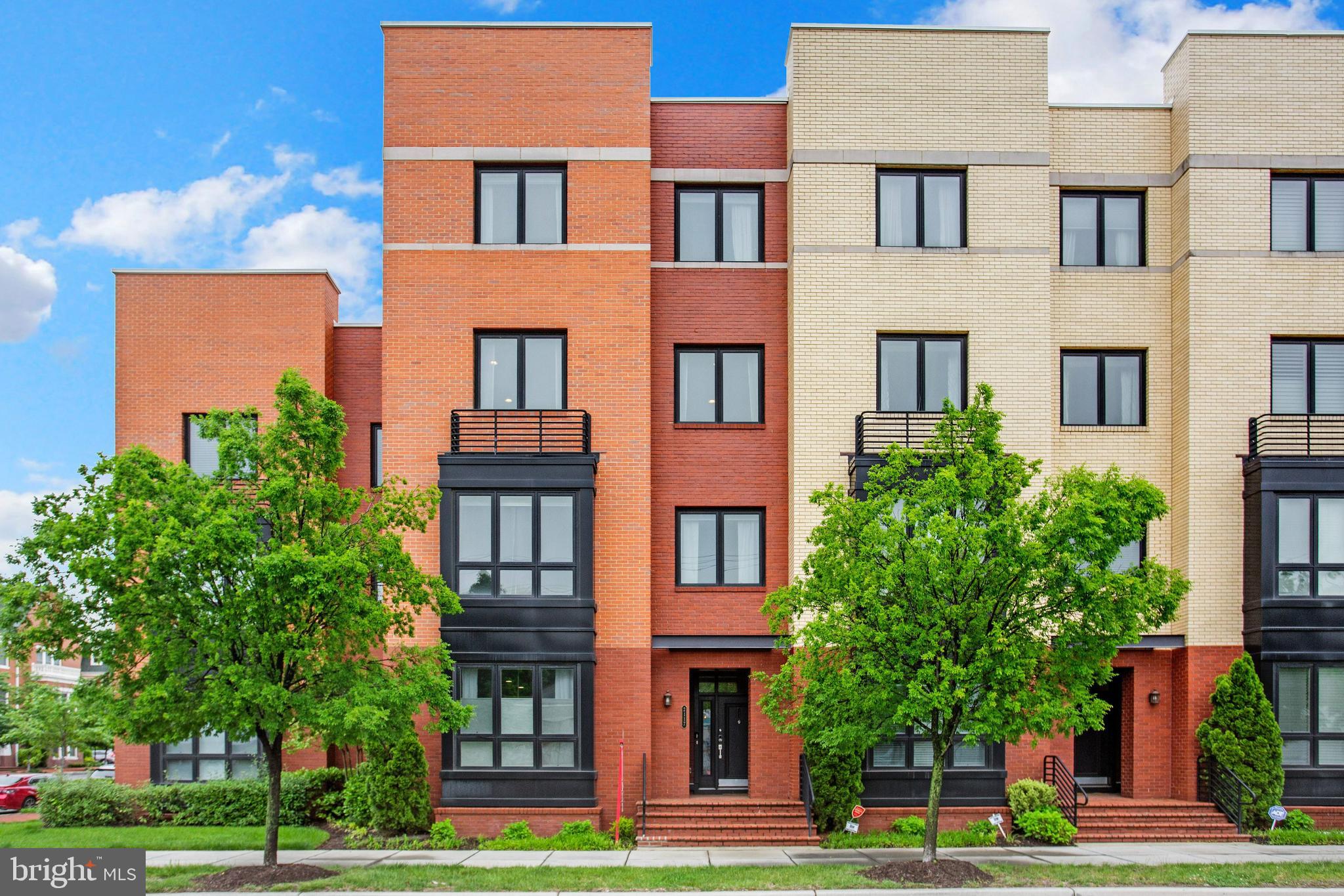 POTOMAC YARD - Residential Lease