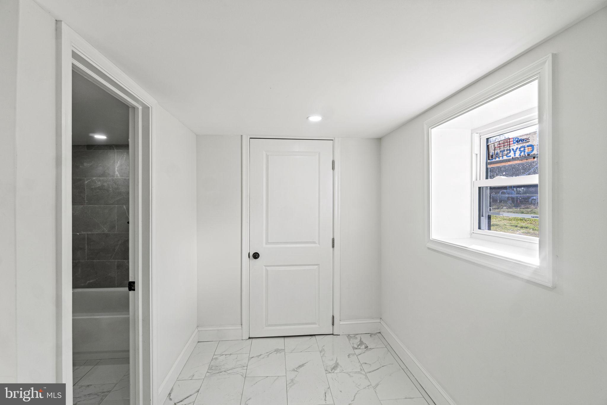 BRENTWOOD - Residential