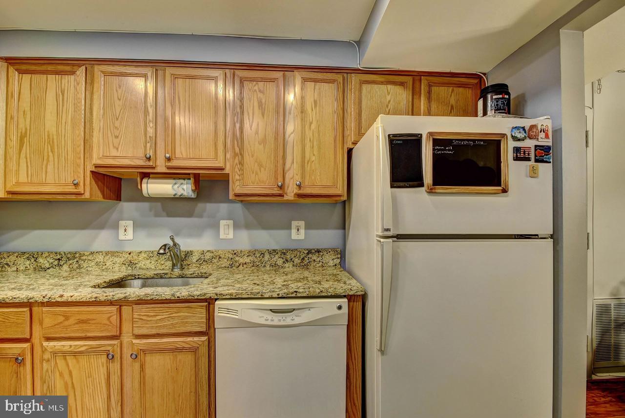 COLONIES AT MCLEAN - Residential Lease