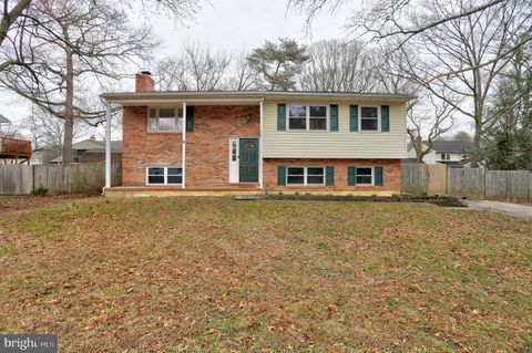 Homes For Sale - 225 Pennsylvania Avenue<br/> PASADENA, MD 21122