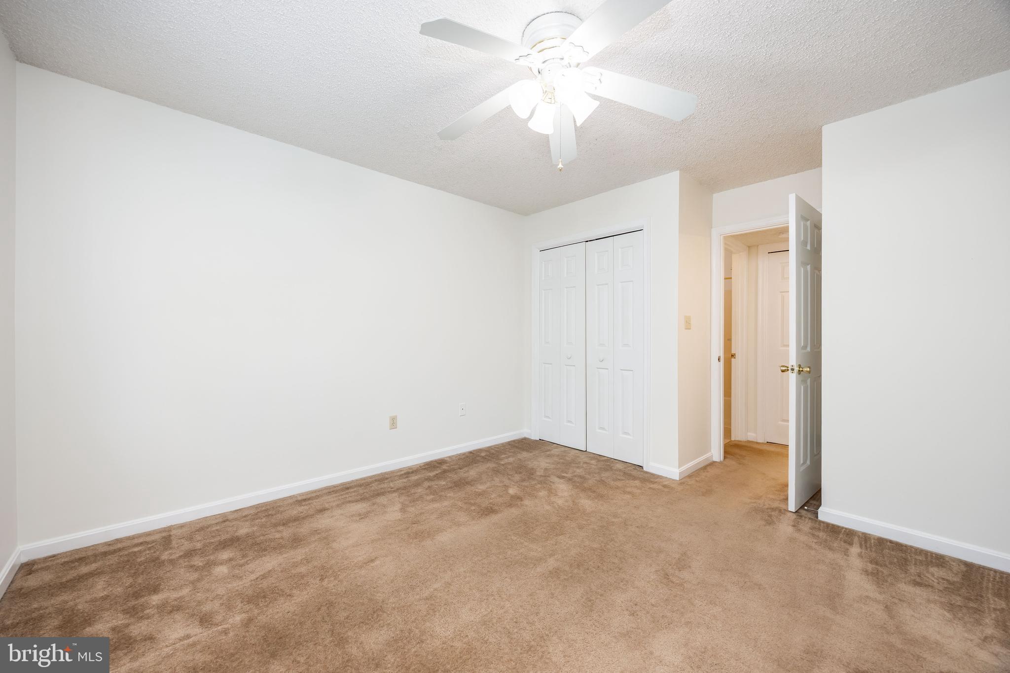 GLADE BY THE POND CM - Residential